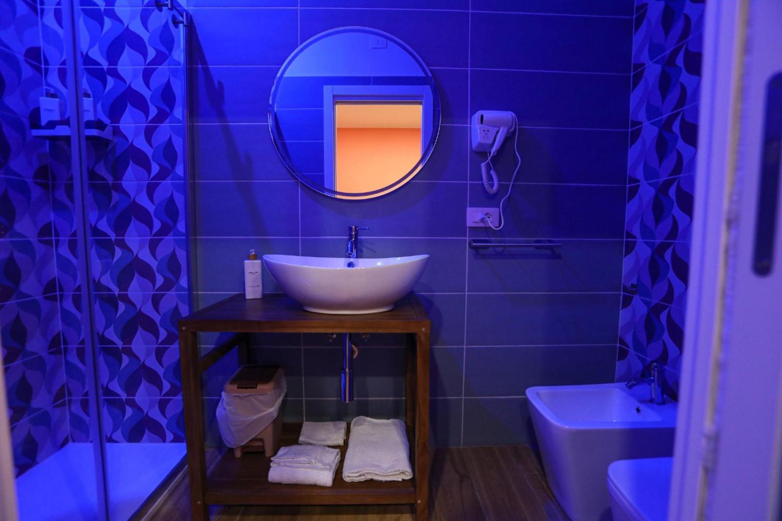 Mastersa' Guest House Наполи Екстериор снимка