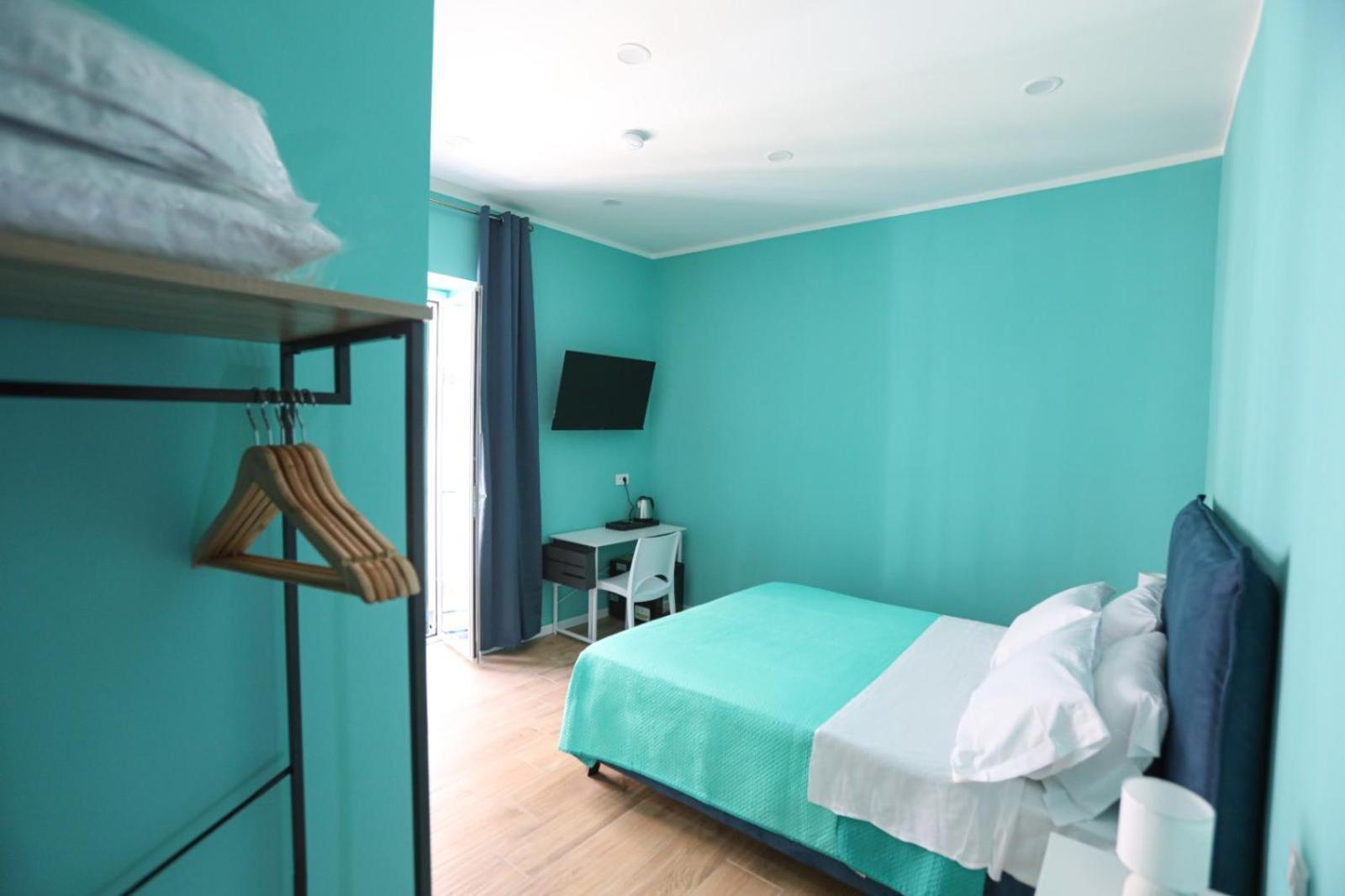 Mastersa' Guest House Наполи Екстериор снимка