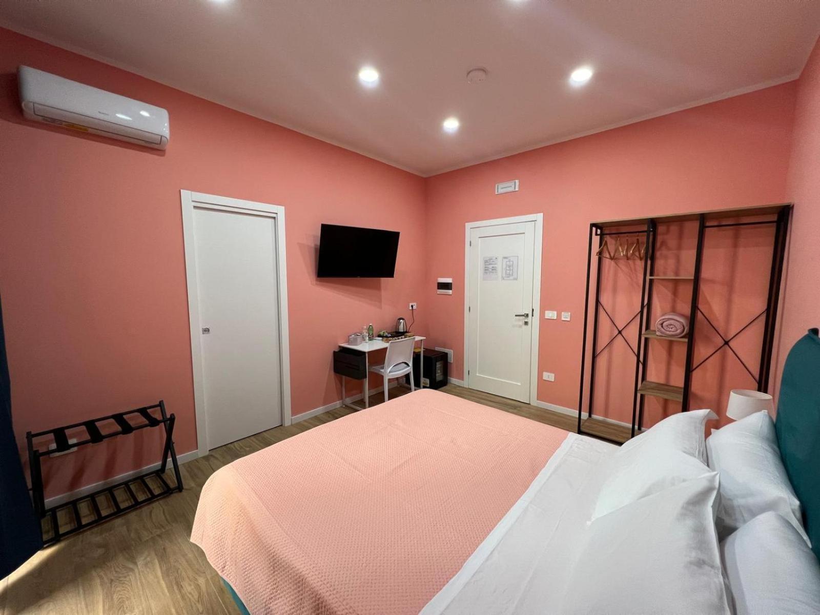 Mastersa' Guest House Наполи Екстериор снимка