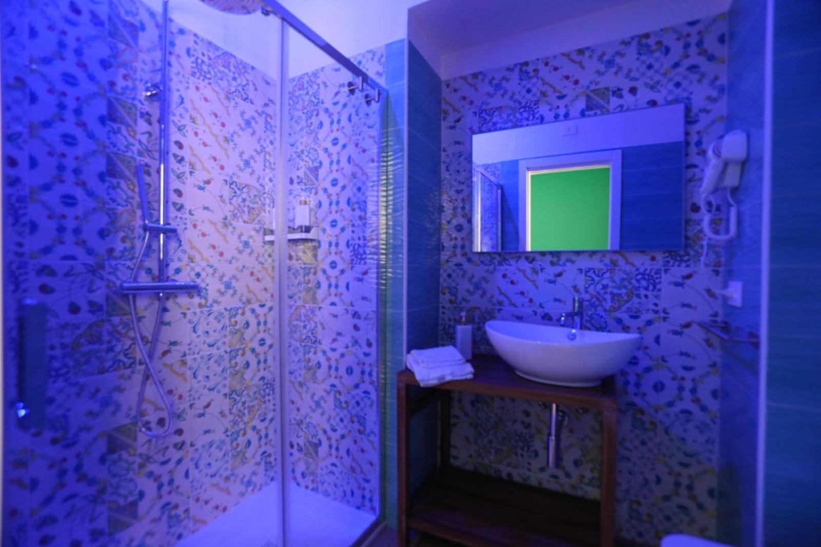 Mastersa' Guest House Наполи Екстериор снимка