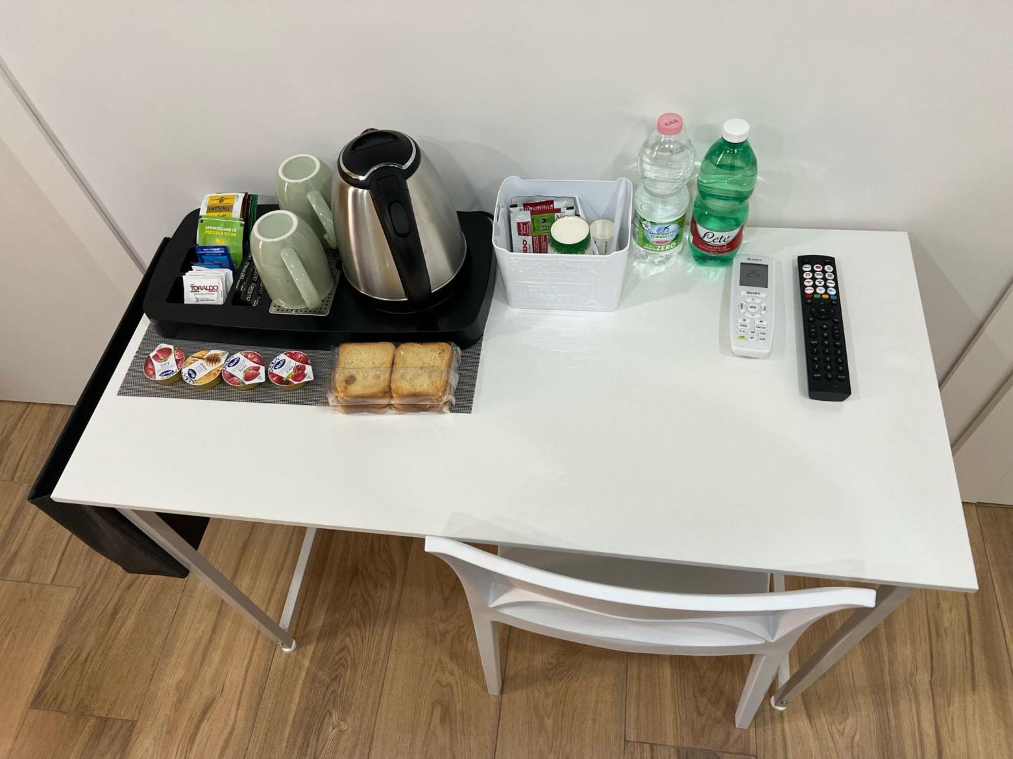 Mastersa' Guest House Наполи Екстериор снимка