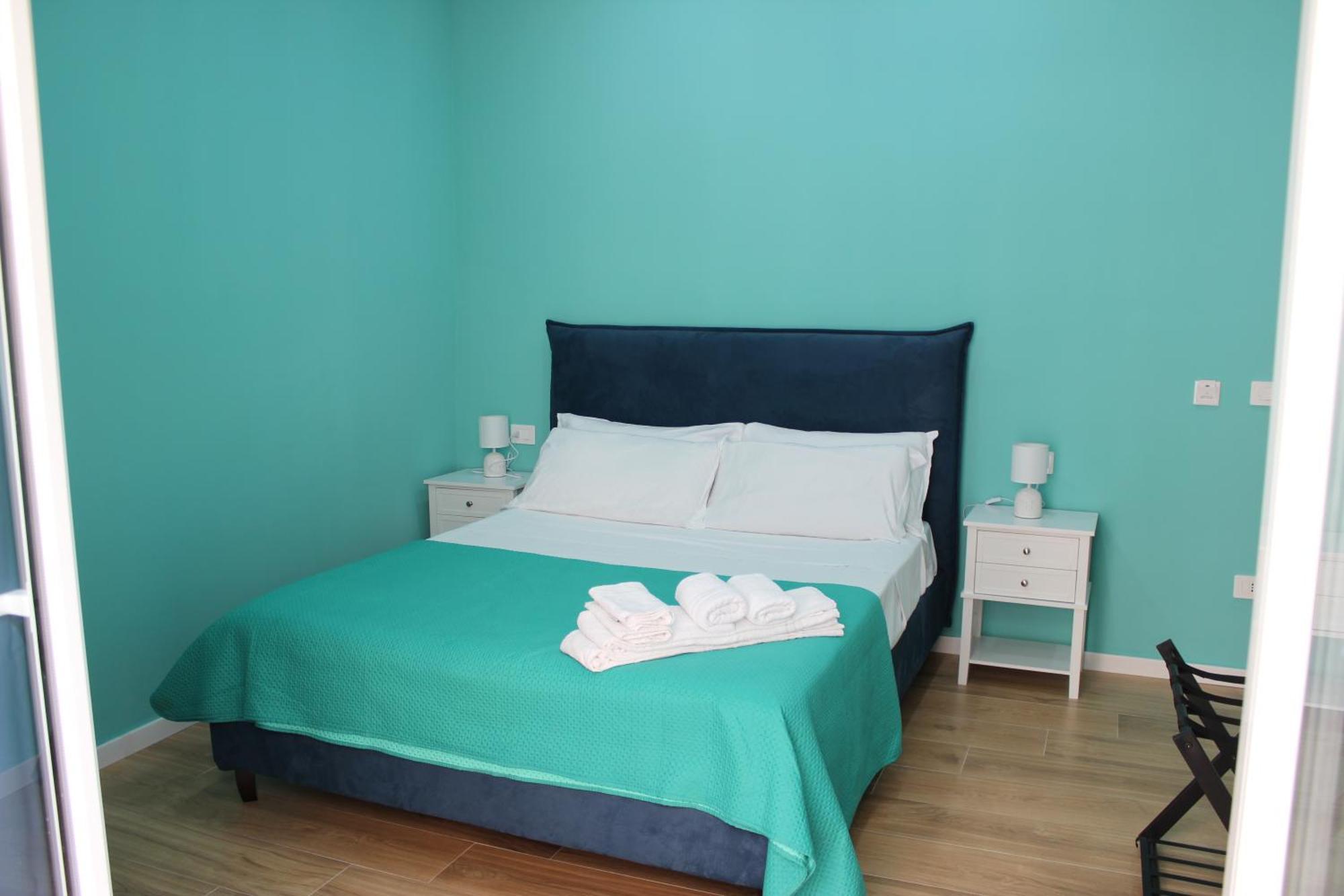 Mastersa' Guest House Наполи Екстериор снимка