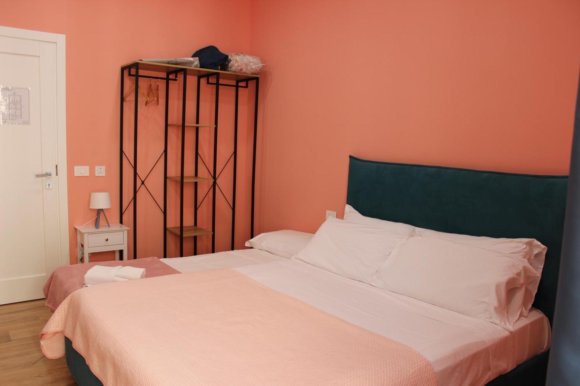 Mastersa' Guest House Наполи Екстериор снимка