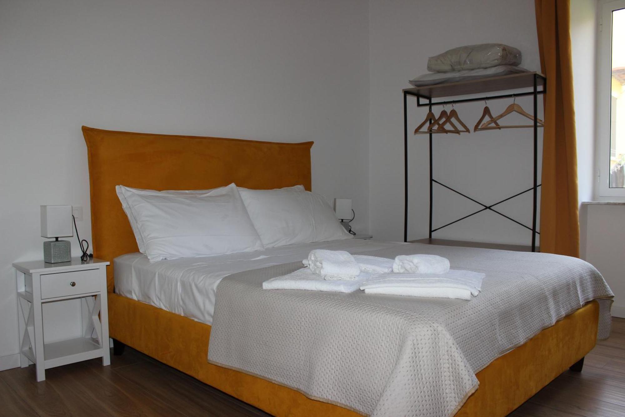 Mastersa' Guest House Наполи Екстериор снимка
