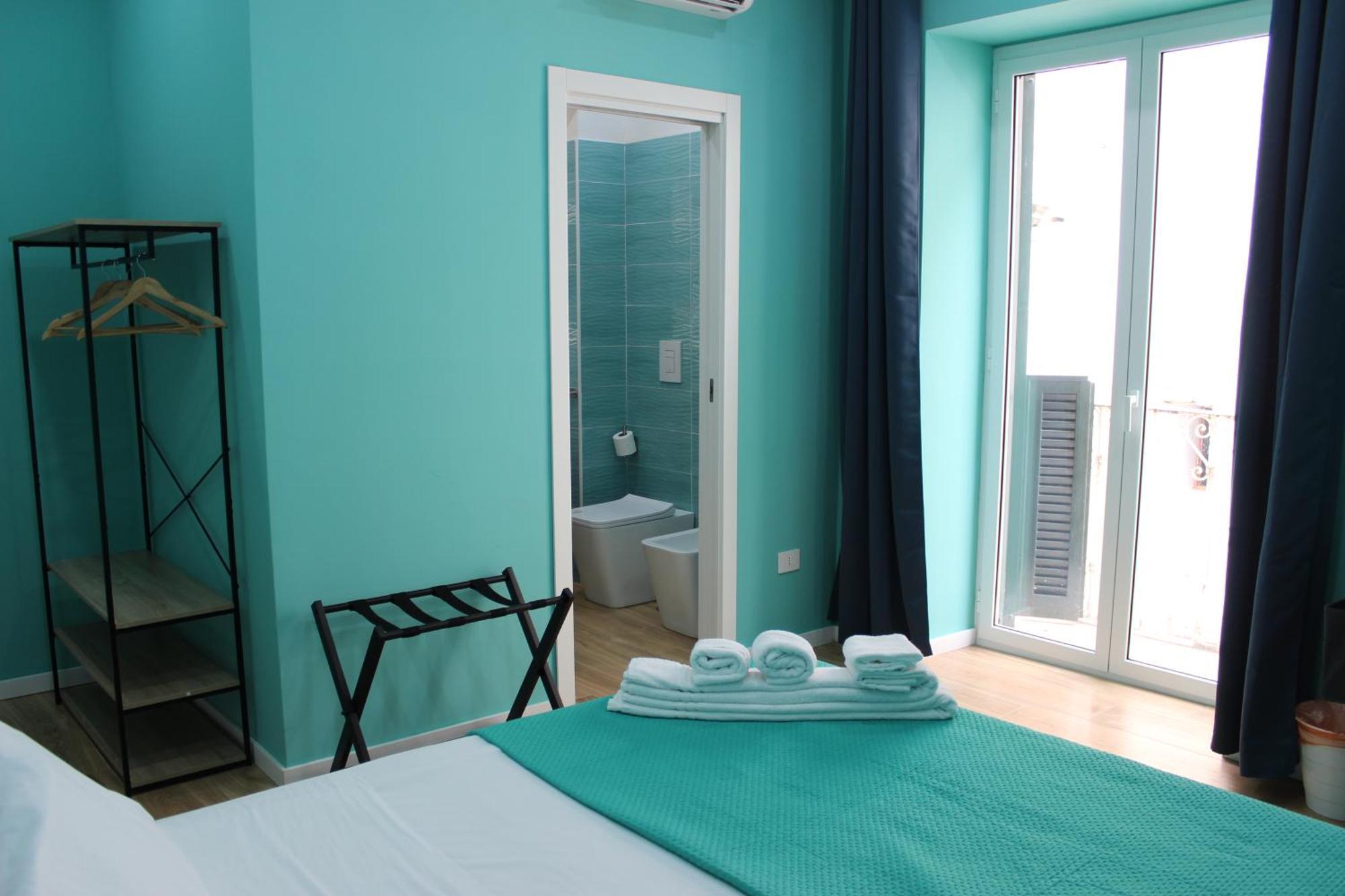Mastersa' Guest House Наполи Екстериор снимка